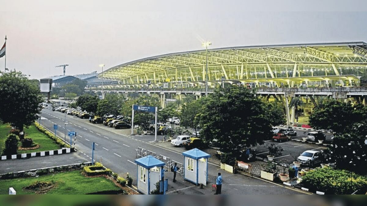 Two men who tried to escape from arrest on criminal matters have been seized at the Chennai Airport